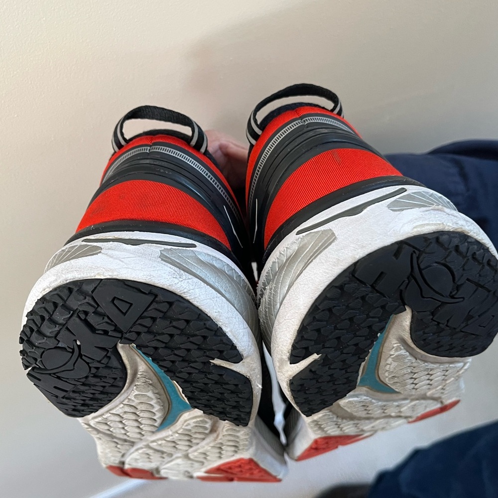 Hoka ONE ONE BONDI4 RUNNING Shoes
Men’s size 13 
Preowned Used Hole and scuffs. - Picture 7 of 16